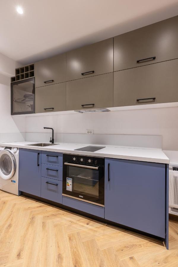 Vater Apartments Тирана Экстерьер фото