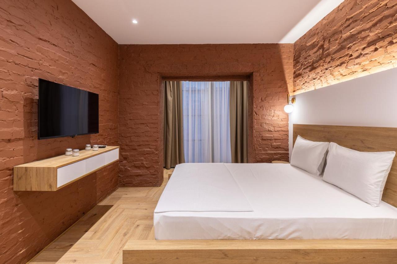 Vater Apartments Тирана Экстерьер фото