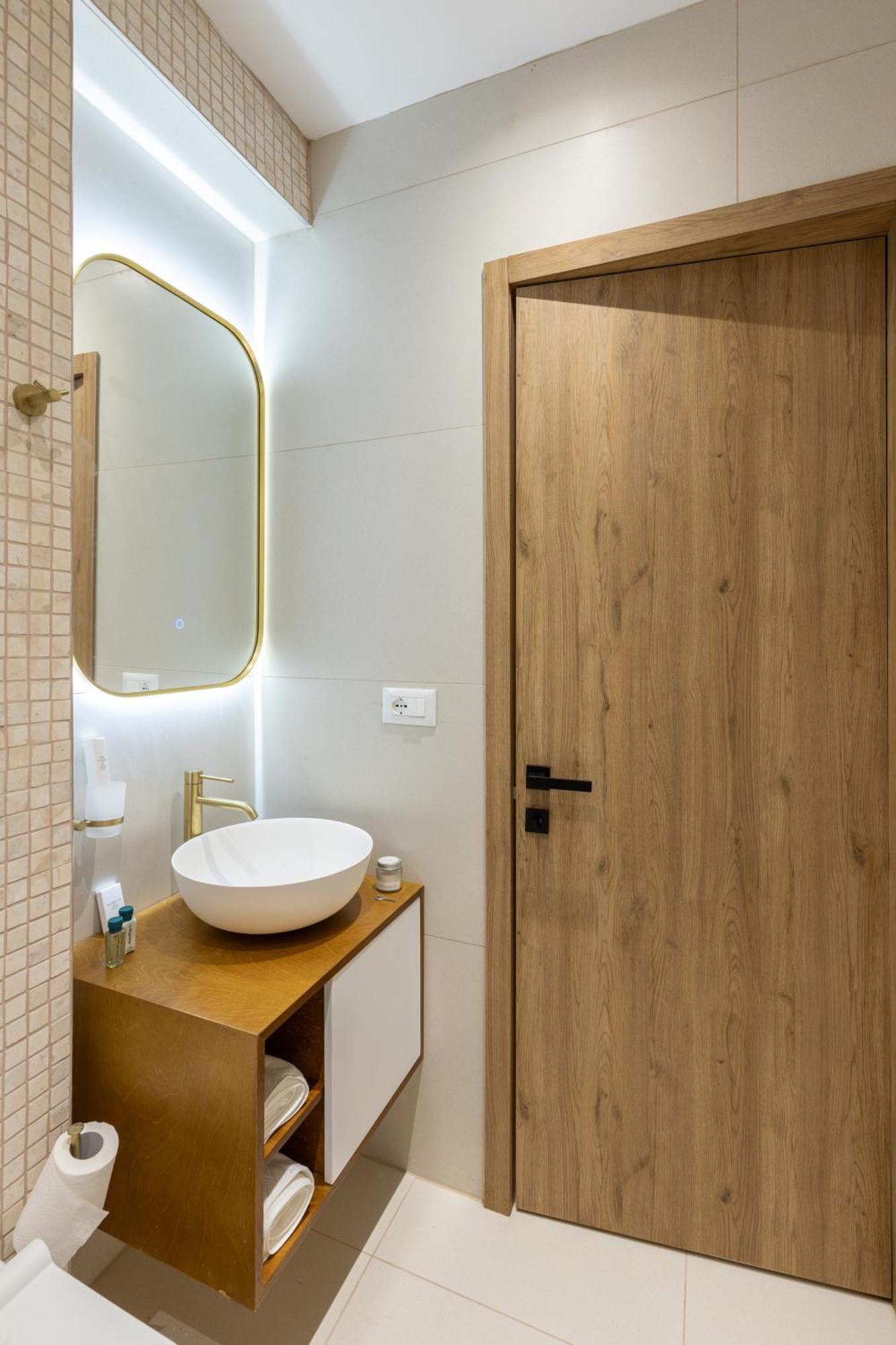 Vater Apartments Тирана Экстерьер фото