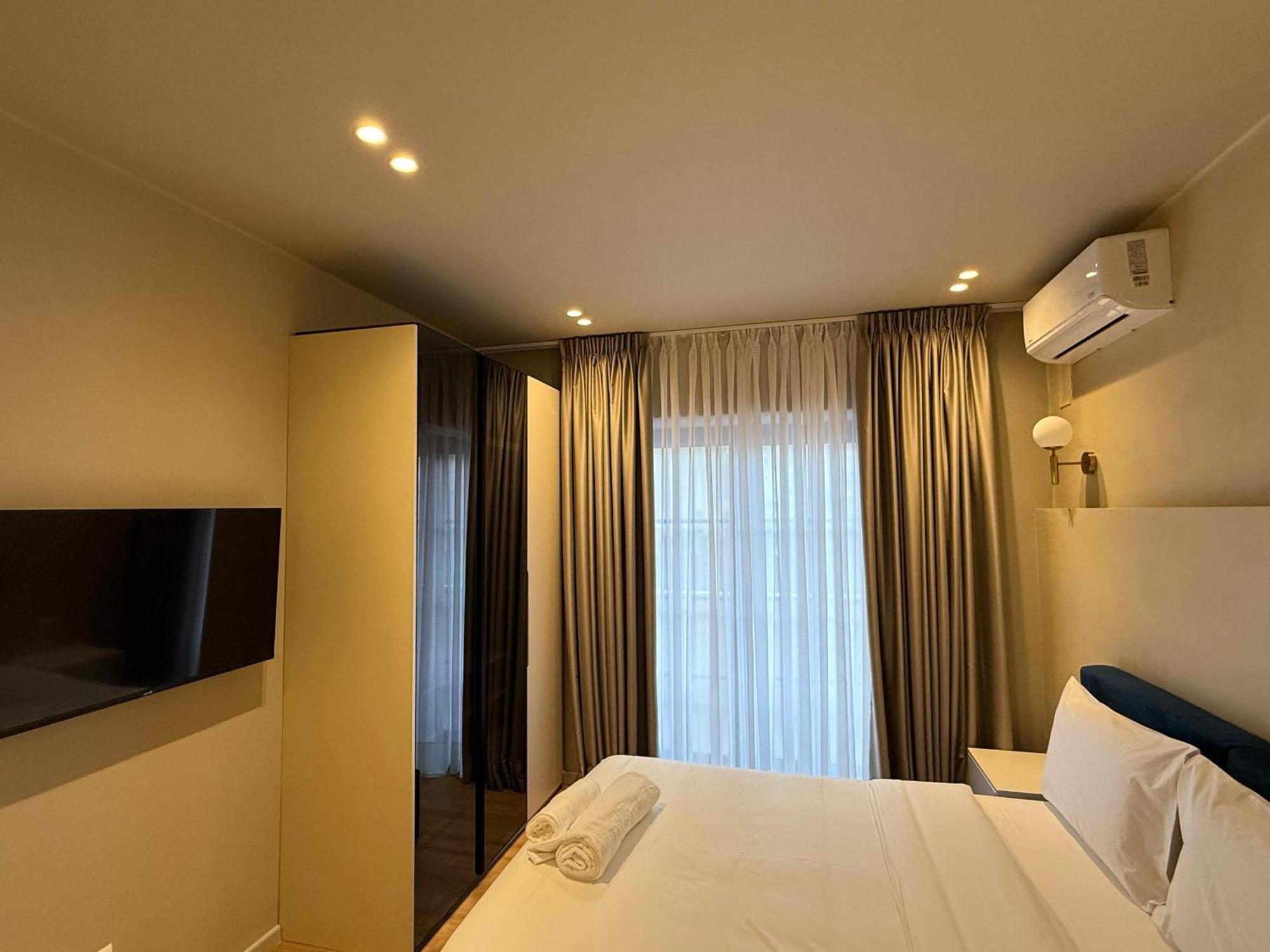 Vater Apartments Тирана Экстерьер фото