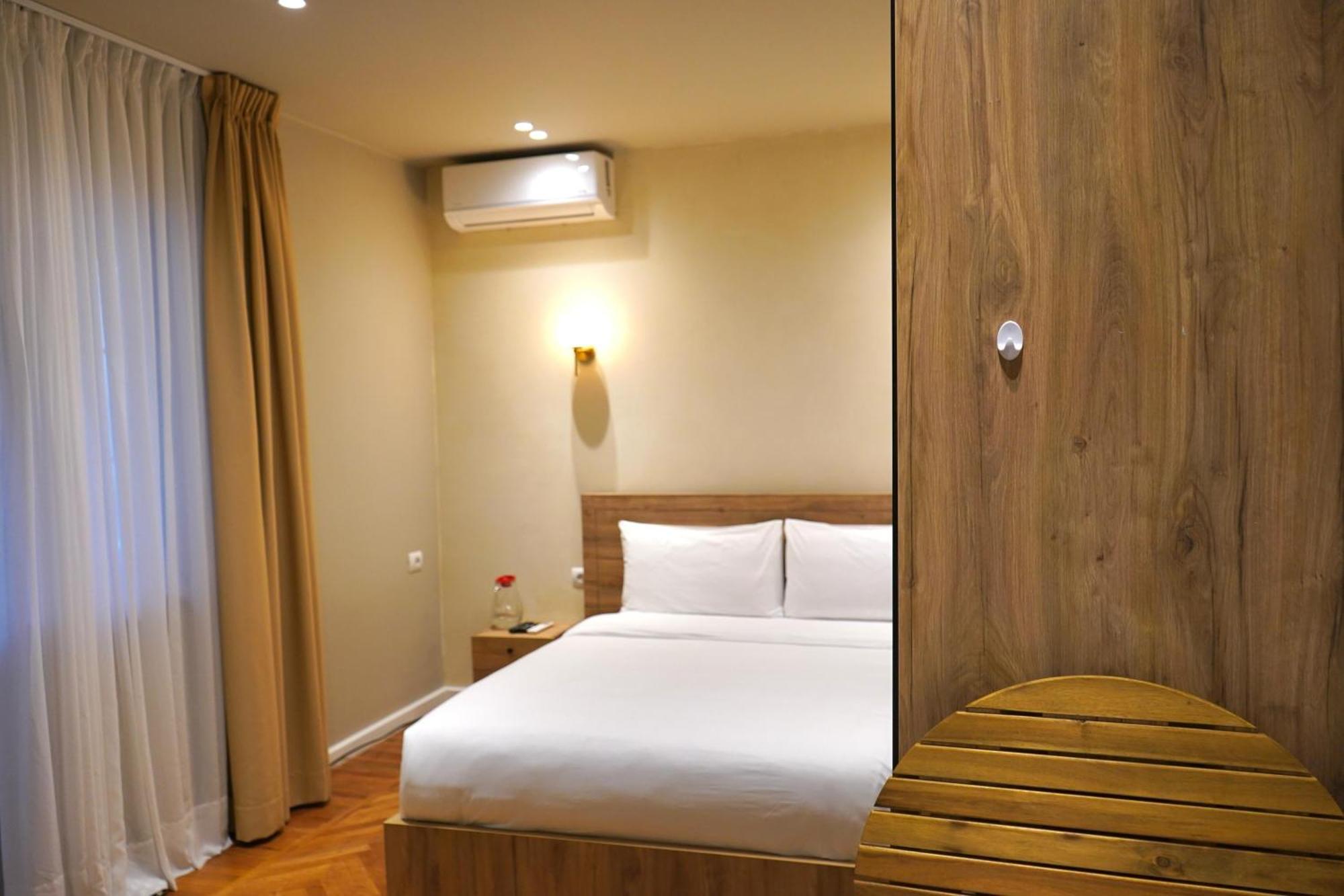 Vater Apartments Тирана Экстерьер фото